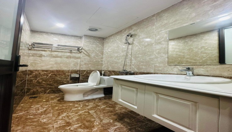 Cho thuê nhà mặt phố Liễu Giai - Ba Đình - 190m - 3 tầng - 180 triệu - KD bất chấp mọi loại hình